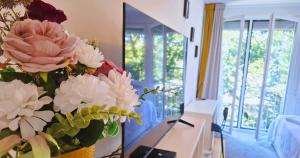 White Door Zagreb self check-in apartment with free public parking