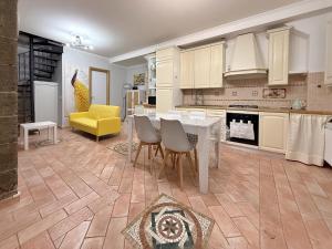 La Riccia Holiday Home - 70 mq 2 Camere e 2 Bagni con Parcheggio Gratis