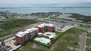 La Isla F102 condo