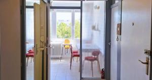 White Door Zagreb self check-in apartment with free public parking