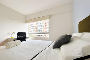 Sky Apartamento Sergio Bernales, parques y ciudad