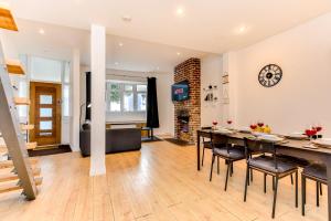 Charming Coastal Retreat in BN2