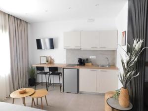 Cozy Studio with Patio - Walk to City Center