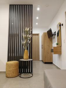 Cozy Studio with Patio - Walk to City Center