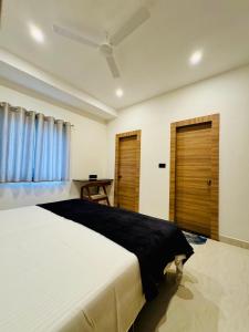 Zyra Stays Hitech City