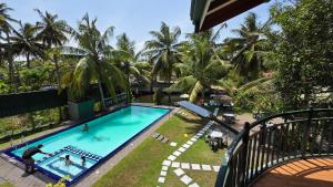 Lake View Resort by TropiCube