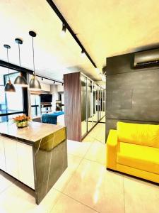 Vista Ampla e Estilo Industrial nesse Lindo Loft