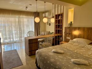 SMAB Central Studio in Ladadika