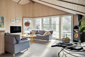 C11002-Hemmet-Kosigvaenget-98