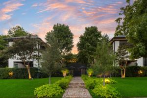 Spacious Retreat w Private Patio & Courtyard