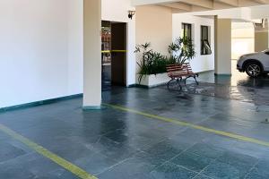 CHARMOSO seu apto a apenas 300 mts da rua mais turistica de ubatuba