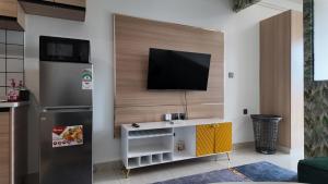 Ruaka convertible apartment with a pool