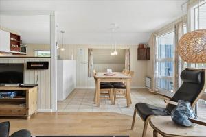 C11018-Hemmet-Tues-Drowt-27