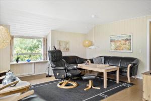 C11018-Hemmet-Tues-Drowt-27