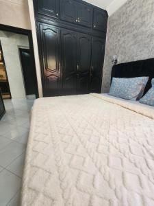 2 bedroom apartment, living room, kitchen in Marrakech