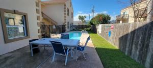 Swanky 2 Bedroom, Easy Walk to Beach Mar y Sol II # 1