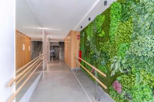 RentitSpain - Playa Granada - Apartamento Aguacate 2 Piscina y Descanso con Balcón