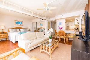 1438 Ilikai collection 8- Beach Views and great value