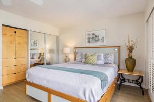 1341- Ilikai Collection 7- Gorgeous Sunset and Beachfront Condo