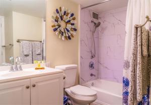 643- Beachfront Condo- Ilikai Collection 11- Sleeps 6.