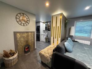 Deluxe Studio with Sauna and Jacuzzi - Adults only