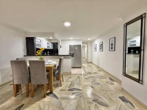 Poblado Gem Walk to Provenza and Steps to Cafes