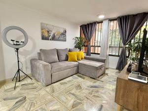 Poblado Gem Walk to Provenza and Steps to Cafes