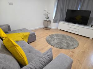 Spacious 3BR House for Contractors & Work Stays