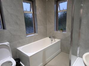 Spacious 3BR House for Contractors & Work Stays