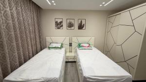 شقة vip للايجار بكومبوند ازاد التجمع الخامس امام الجامعة الامريكية