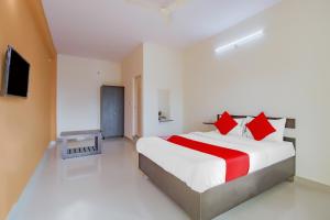 Hotel O P N K Suites