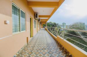 Hotel O P N K Suites