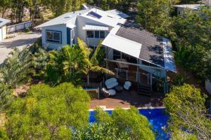 24 Naiad Court - Rainbow Shores. Pool. Wifi. Walk to beach