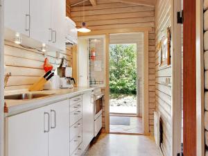 6 person holiday home in Oksbøl