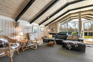 C11009-Hemmet-Tues-Drowt-40