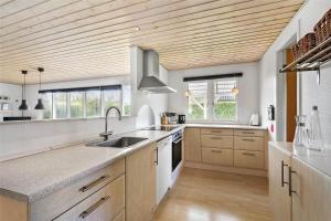 C11056-Hemmet-Tues-Drowt-18