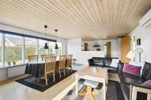 C11056-Hemmet-Tues-Drowt-18