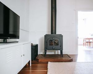 The Sunday School - Timeless Cottage Wine Region