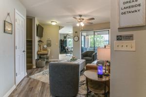 Table Rock Lake Retreat Steps to Water and Pools!