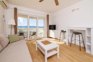 Apartments by the sea Crikvenica - 5585