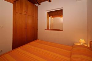 Apartments with parking space Punat, Krk - 24847