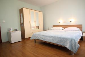 Rooms by the sea Punat, Krk - 24848