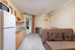 Apartments with parking space Punat, Krk - 24854