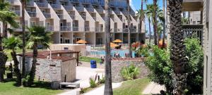 Renovated Beachfront Condo with 2 Pools, Tons of Beds Bahia Mar #426
