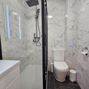 Stylish and Amazing Suite with Private Bathroom!