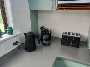 8 Bomburra Court - Rainbow Beach. Wifi. Aircon