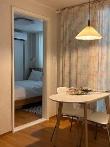 Free Early Check-in! 5min to Subway Station Store at Doorstep