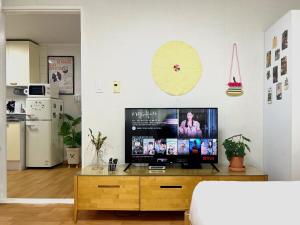 Free Early Check-in! 5min to Subway Station Store at Doorstep