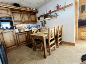 Appartement cosy 3 pièces avec balcon exposé sud, proche piscine et ski bus, idéal pour 4 personnes - FR-1-572-245