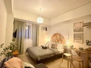 Captivating Crib in the Metro